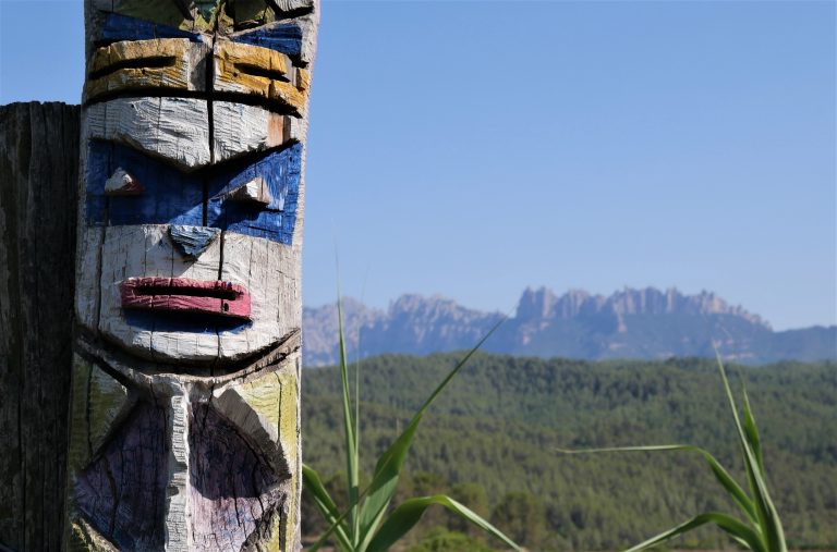 TOTEM MONSTSERRAT